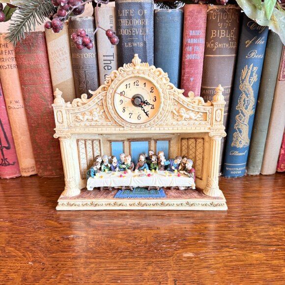 Vintage 3D Last Supper Clock that Works - Picture 8 of 14
